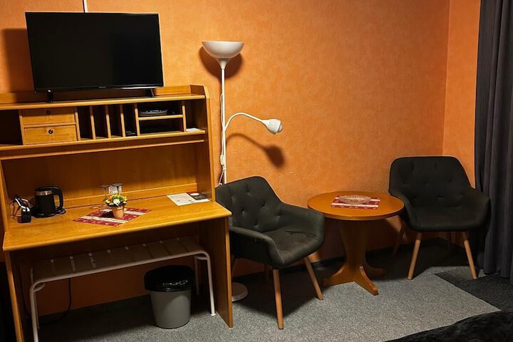Room 7 of 43
