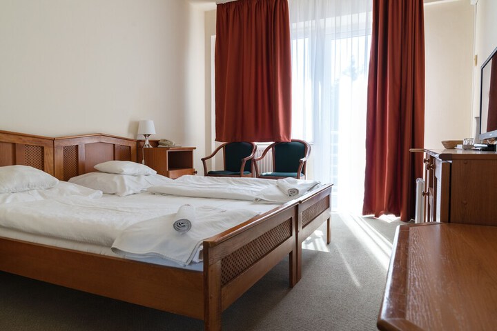 Room 7 of 30