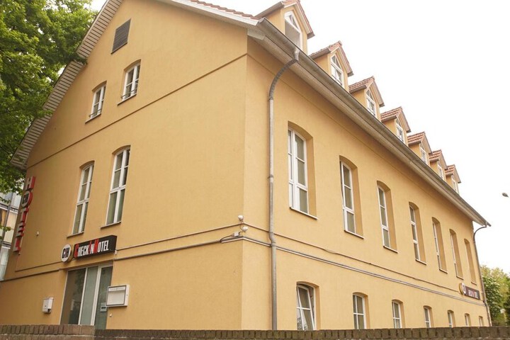 Hotel 56 of 57