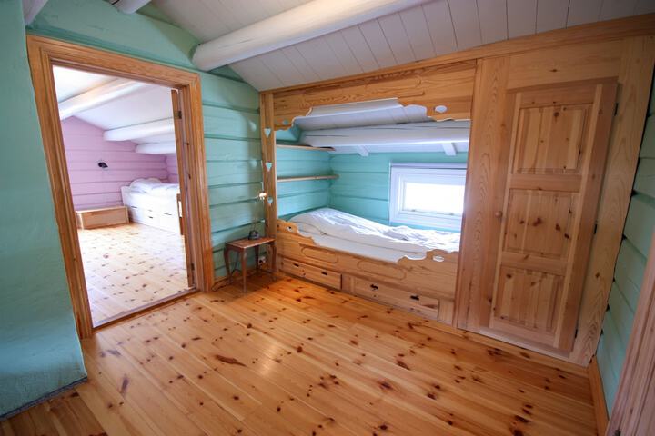 Room 43 of 103