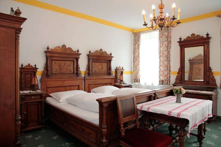 Room 14 of 19