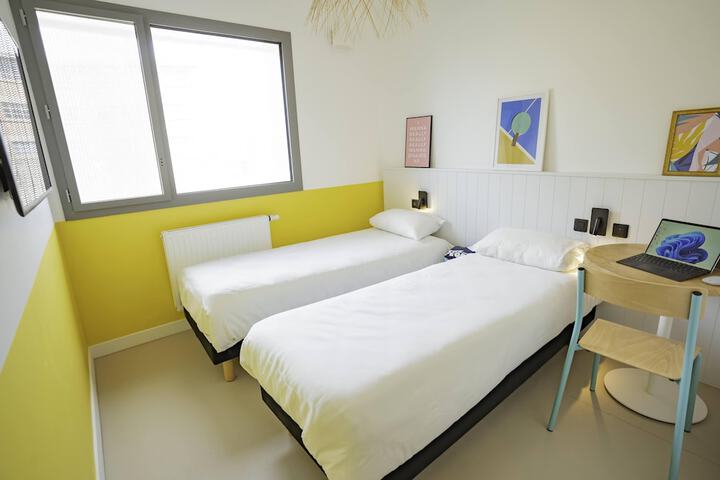 Room 4 of 31