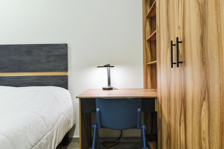 Room 10 of 228
