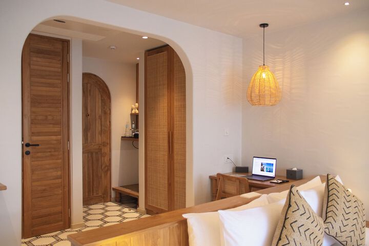 Room 42 of 175
