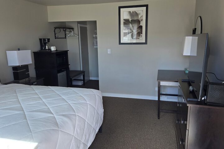 Room 16 of 36