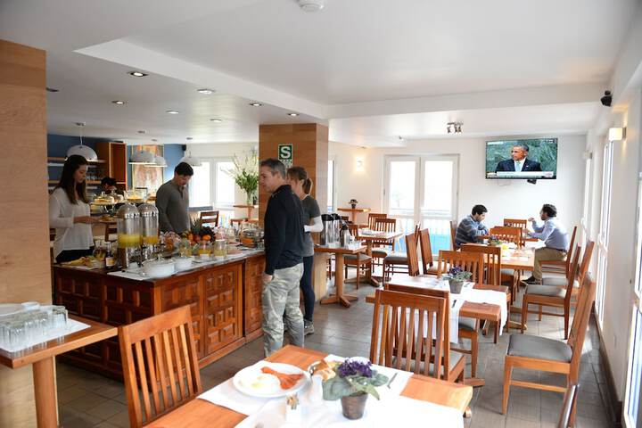 Breakfast area