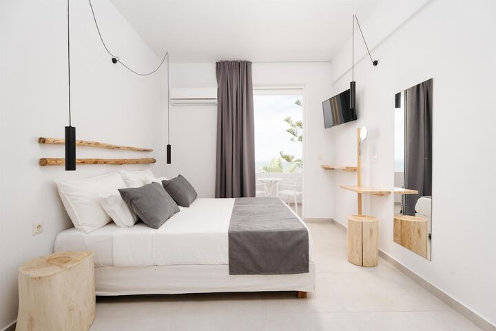 Room 35 of 191