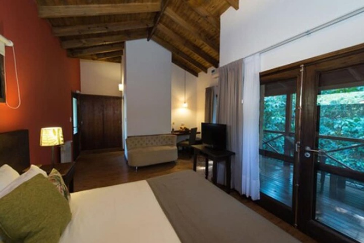 Room 6 of 52
