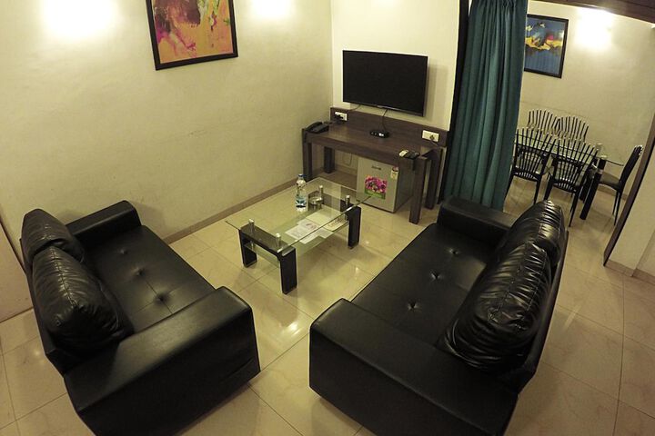 Room 11 of 26