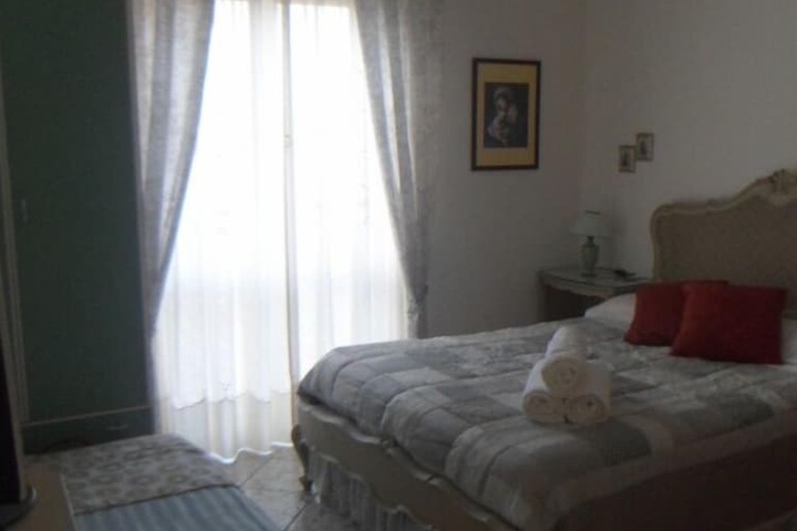 Room 8 of 29
