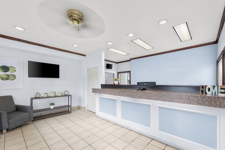 Exterior of Birch Hill Suites - Jackson