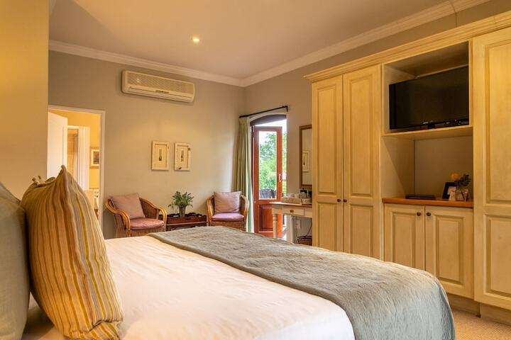 Room 10 of 65