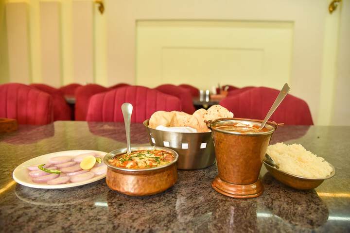 Dining 15 of 23