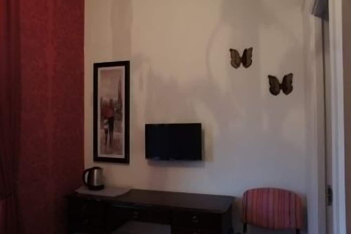Room 9 of 9