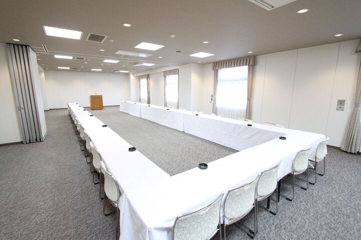 Business Center 36 of 43