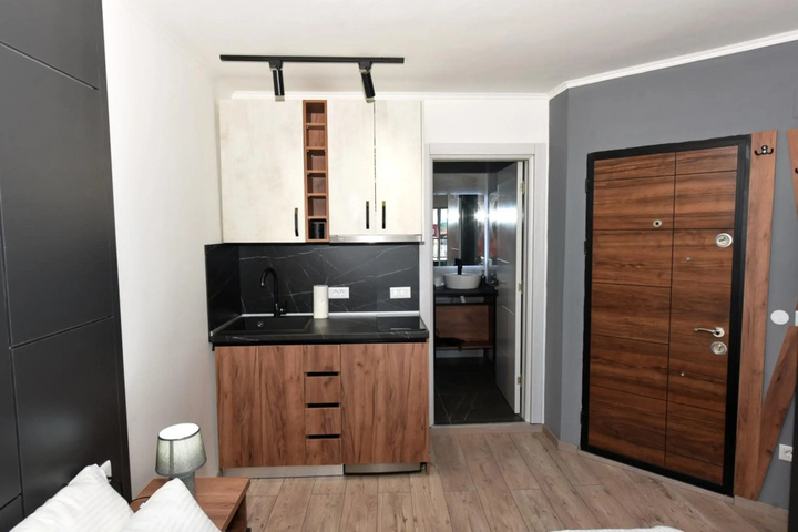 Room 4 of 11