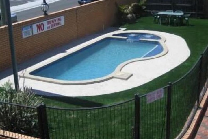 Pools & Facilities