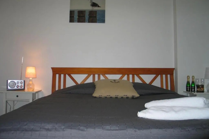 Room 6 of 20