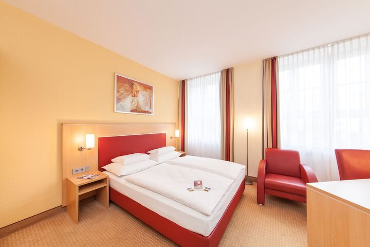 Room 10 of 71
