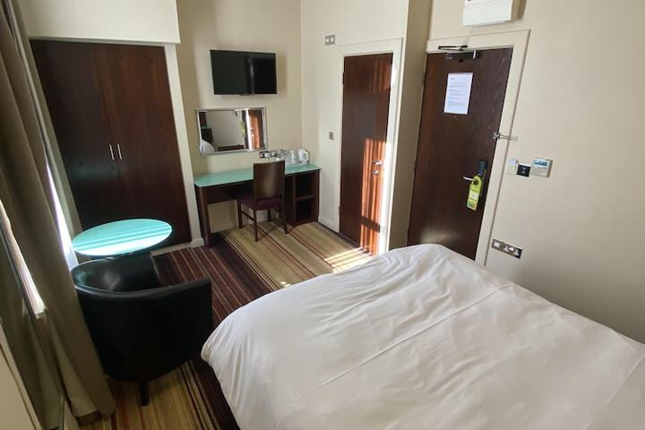 Room 26 of 70