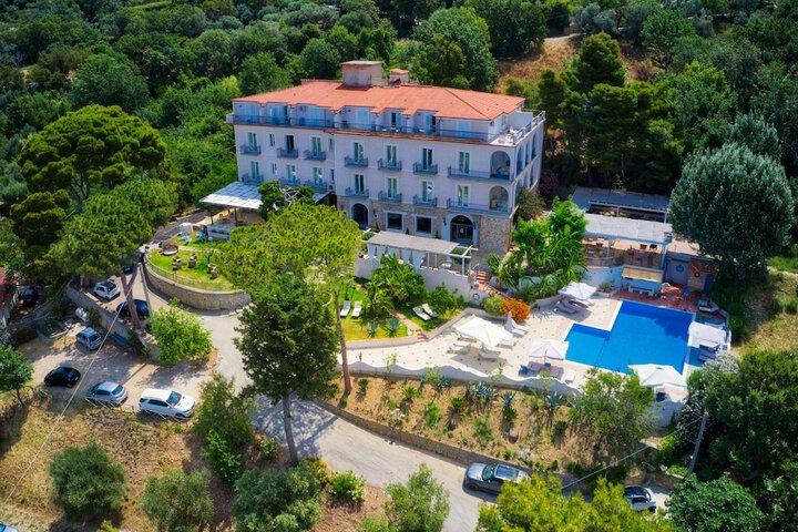Hotel 58 of 64