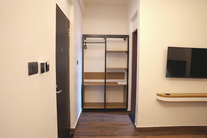 Room 15 of 37