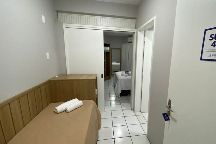 Room 36 of 102