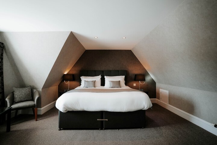 Room 4 of 34