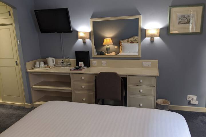 Room 16 of 49