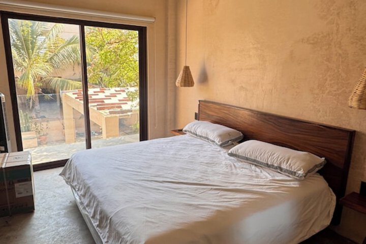 Room 4 of 38