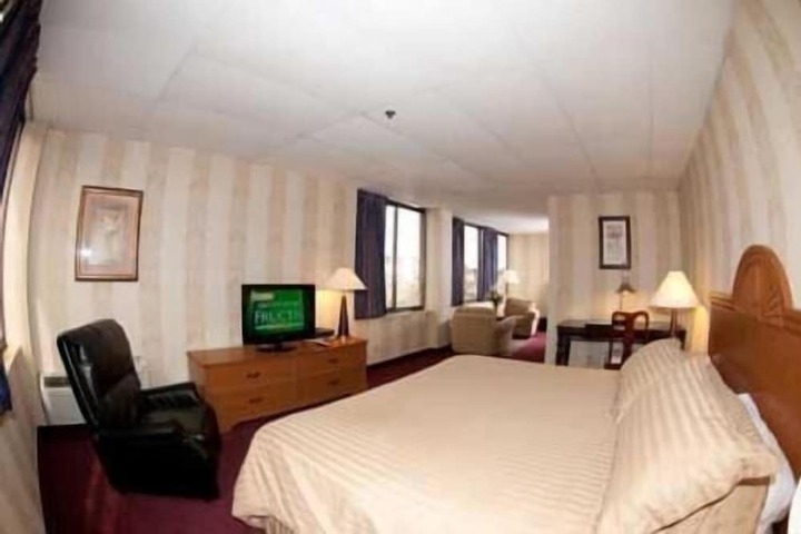 Standard | King Bed (5 of 8)