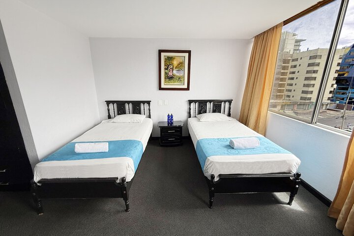 Room 12 of 32
