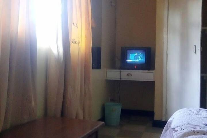 Room 5 of 13
