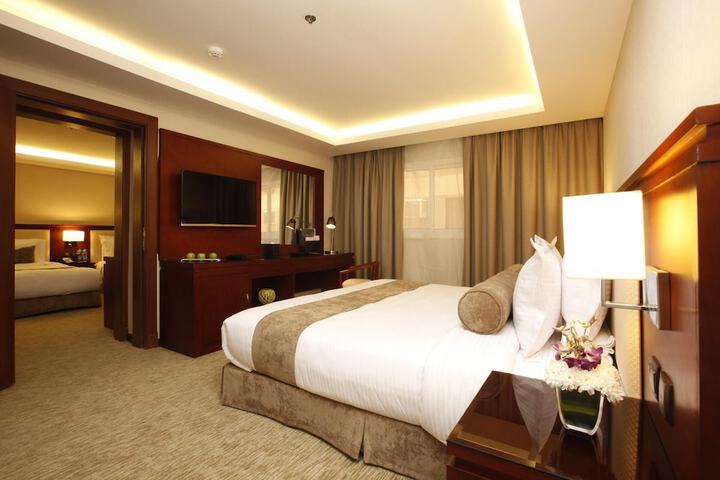 Room 35 of 43