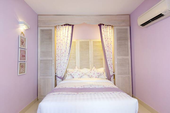 Room 30 of 51