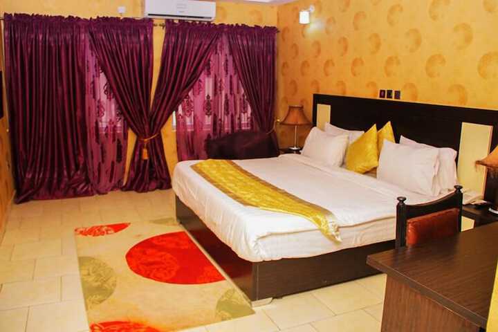 Room 12 of 29