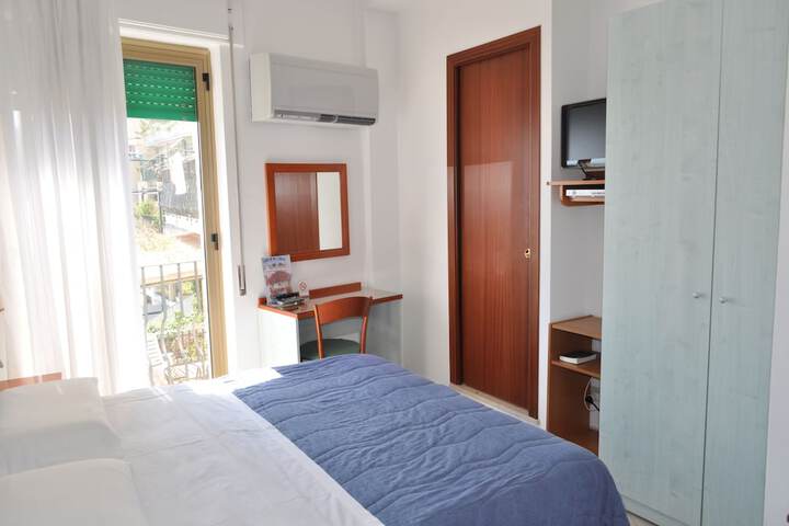 Room 20 of 105