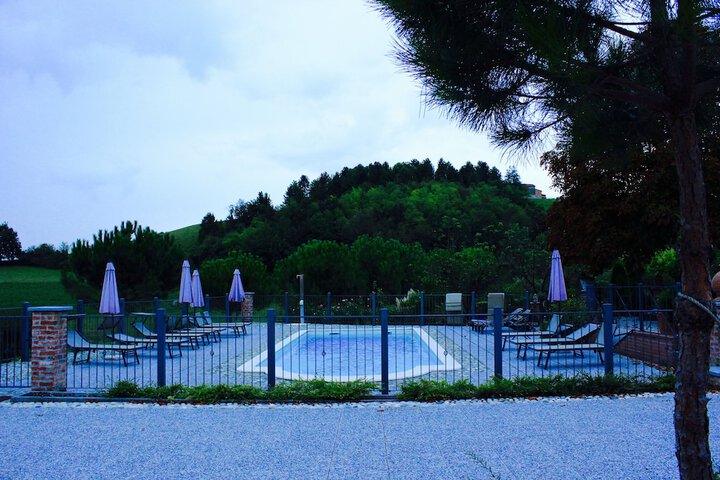 Pools & Facilities