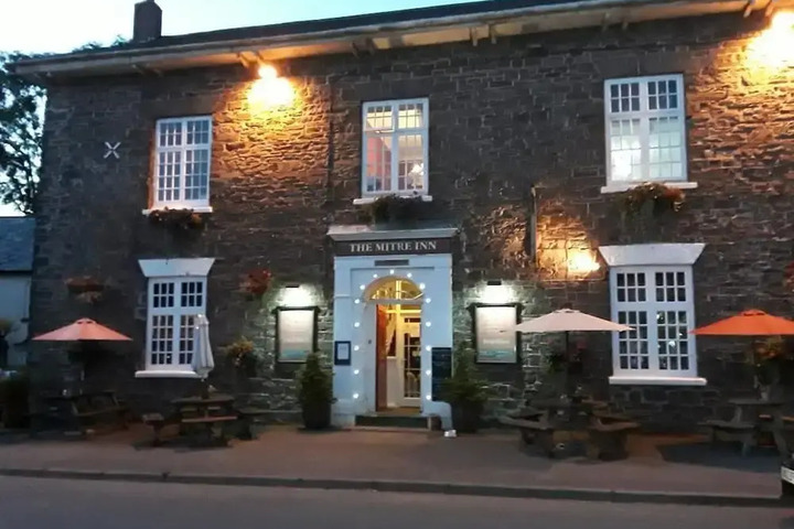 THE MITRE INN