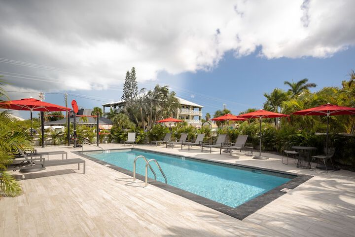 Pool Hotel