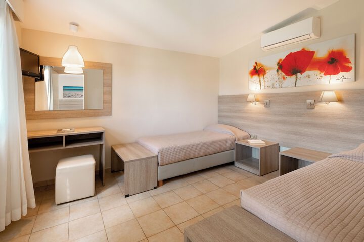 Room 10 of 90