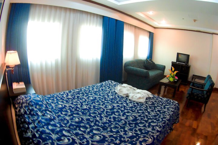 Room 17 of 105