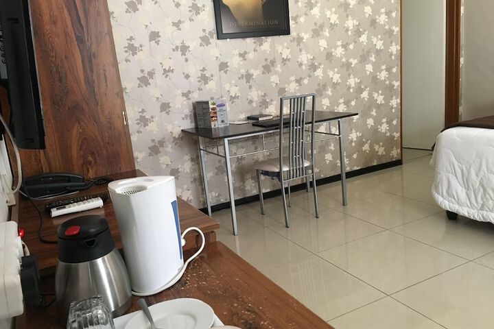 Room 14 of 14