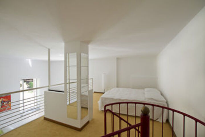 Room 17 of 74