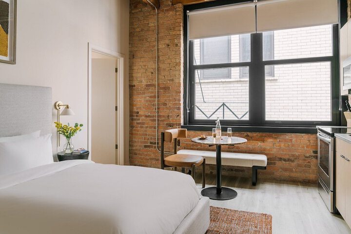 Room 9 of 29