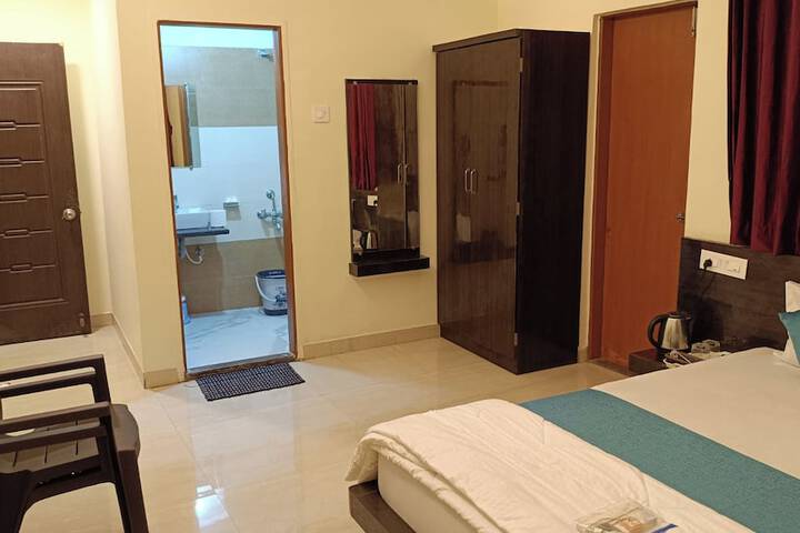 Room 14 of 33