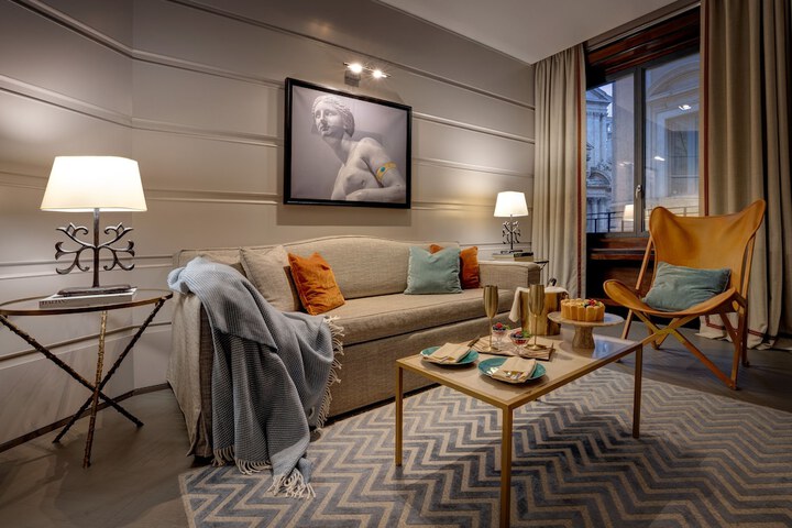 Room 21 of 112