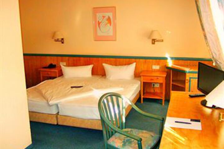 Room 4 of 21