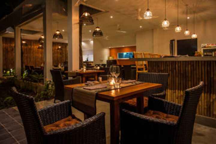 Dining 65 of 73