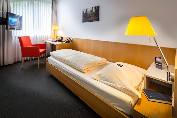 Room 7 of 39